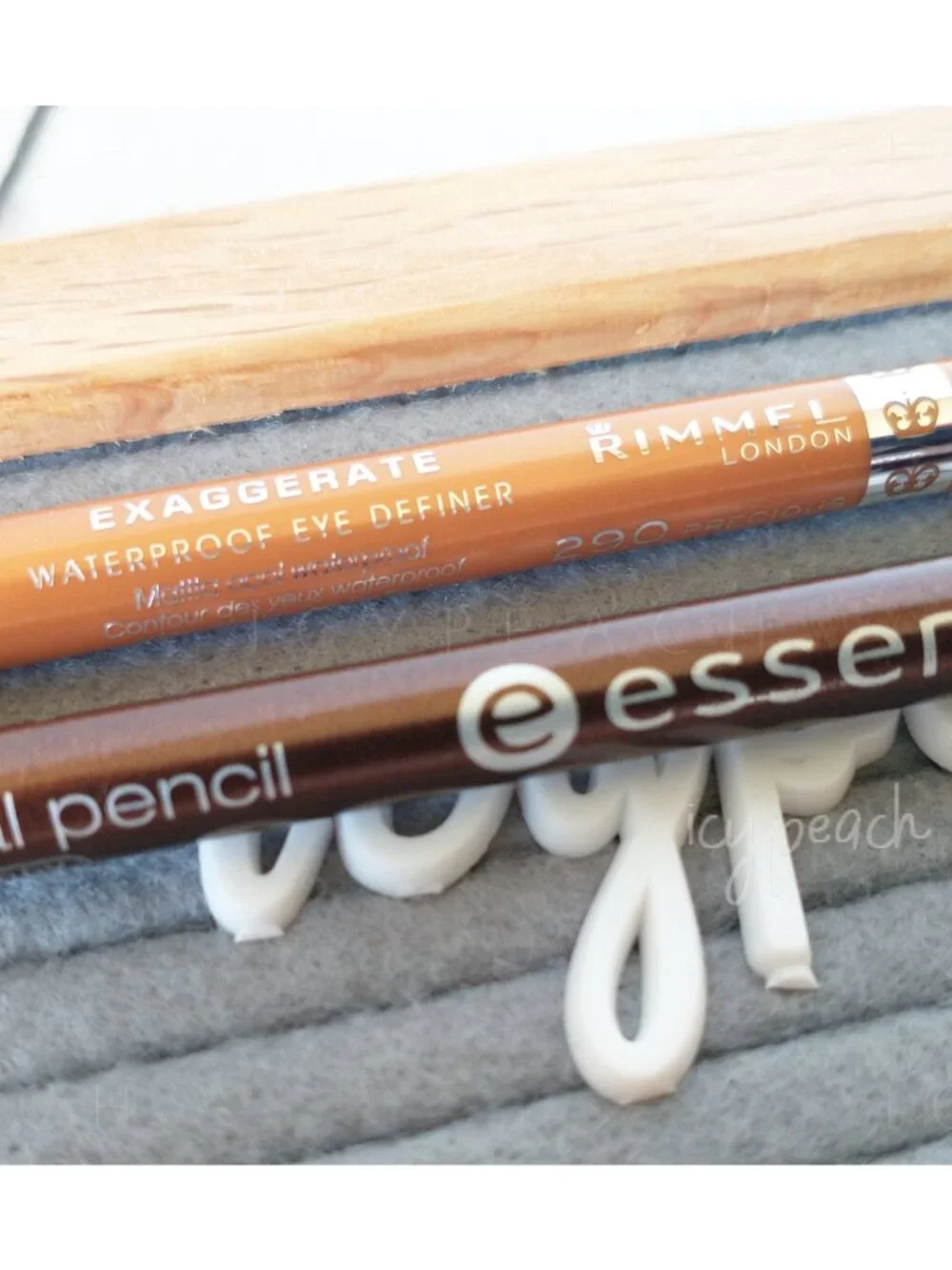 Eyeliner Bundle New Essence Kajal Pencil 08 Teddy Rimmel Precious Gold 290